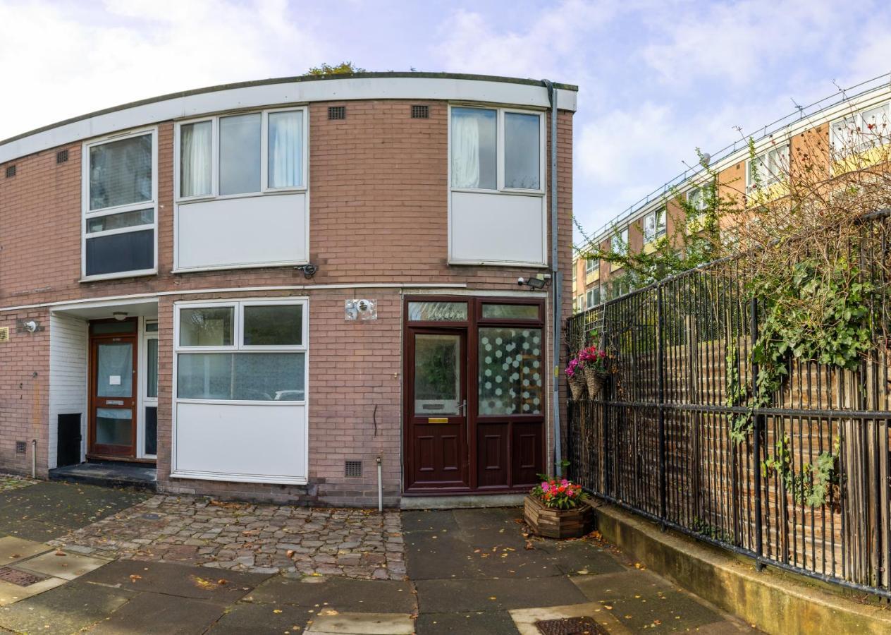 London - 4 Bed - Sleeps 8 - Garden - Pet Friendly Villa Exterior photo