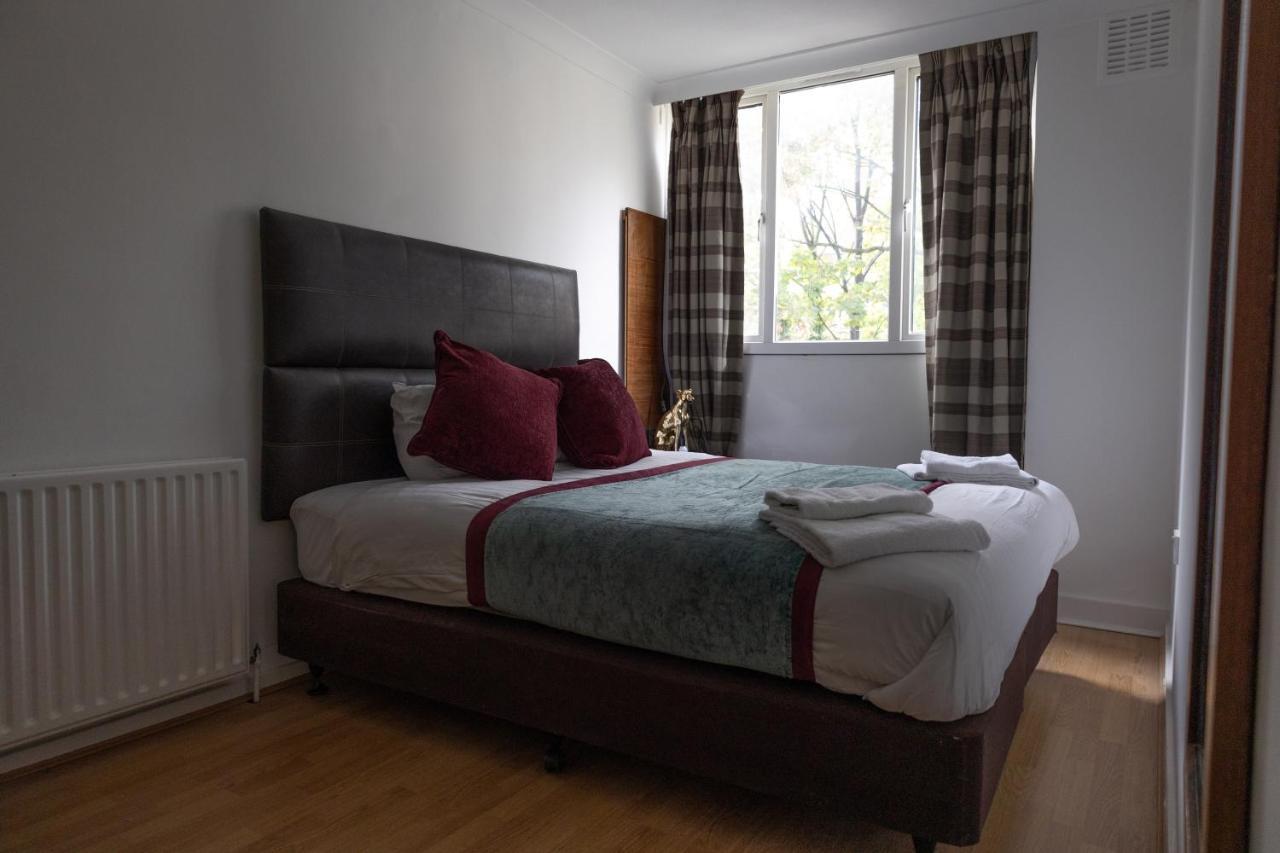 London - 4 Bed - Sleeps 8 - Garden - Pet Friendly Villa Exterior photo