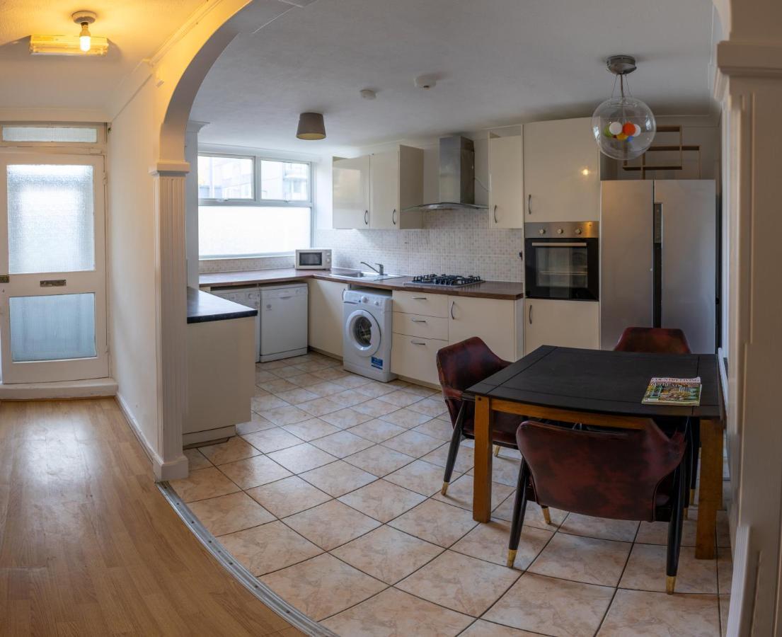 London - 4 Bed - Sleeps 8 - Garden - Pet Friendly Villa Exterior photo
