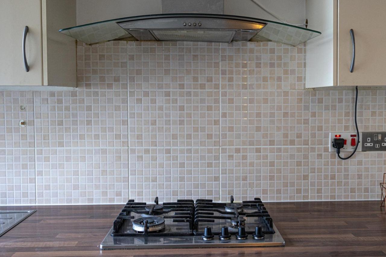 London - 4 Bed - Sleeps 8 - Garden - Pet Friendly Villa Exterior photo
