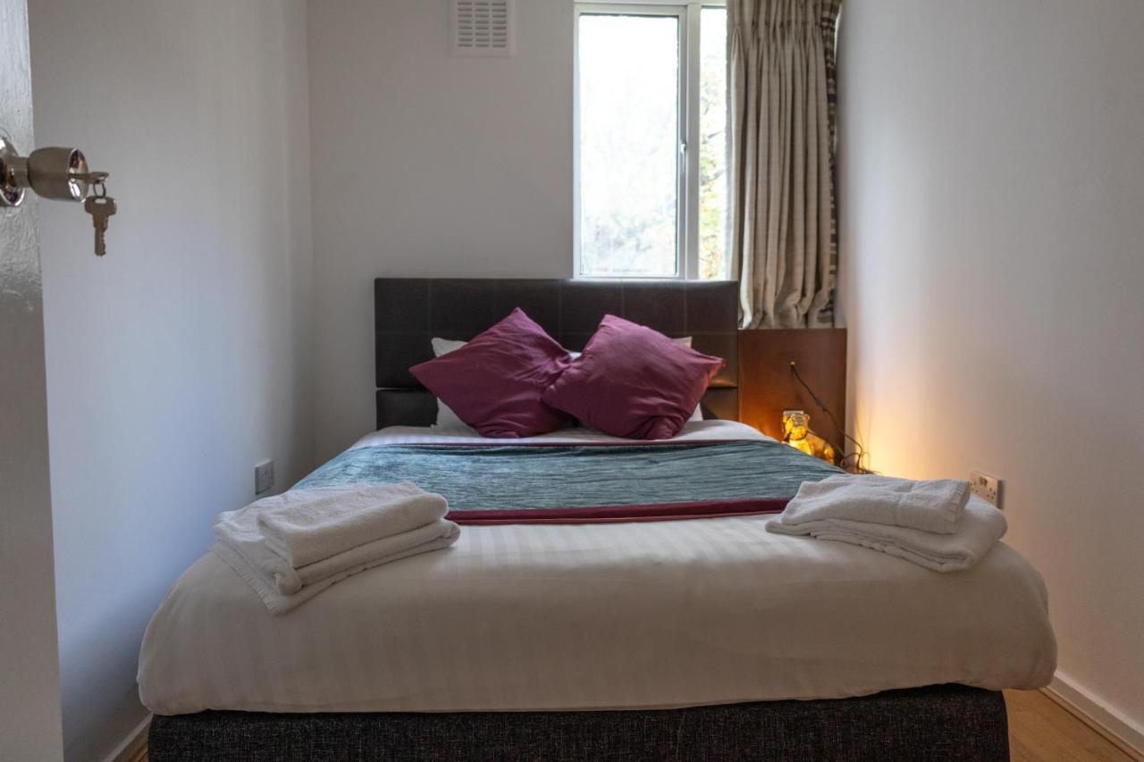London - 4 Bed - Sleeps 8 - Garden - Pet Friendly Villa Exterior photo