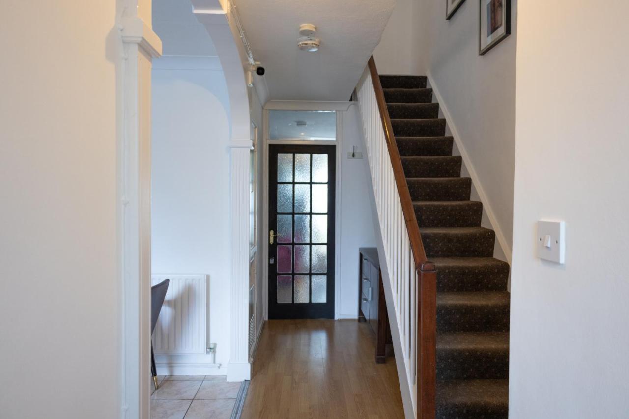 London - 4 Bed - Sleeps 8 - Garden - Pet Friendly Villa Exterior photo